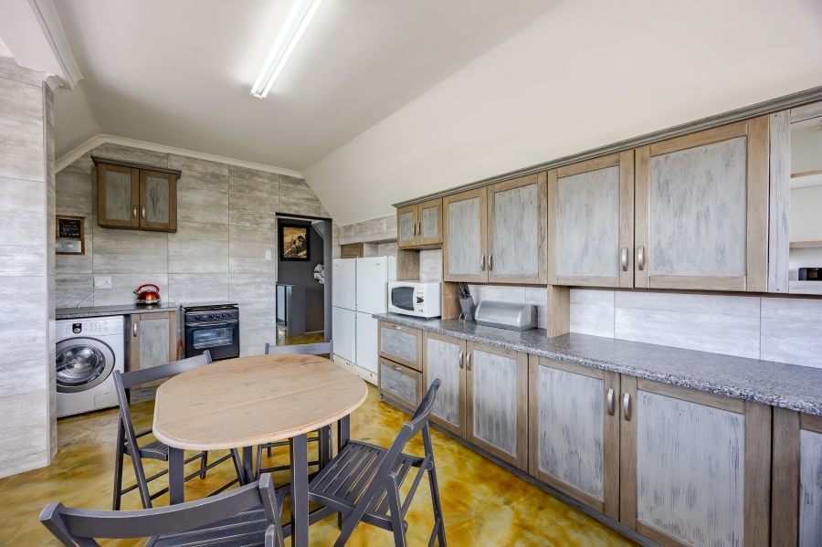 6 Bedroom Property for Sale in Flamingo Vlei Western Cape